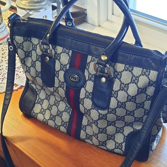 Authentic Vintage Gucci Bag - Picture 6 of 8
